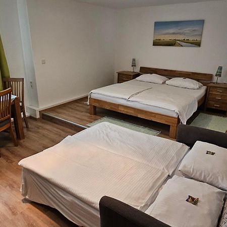 Hotel Hirsch Gunzburg Bagian luar foto