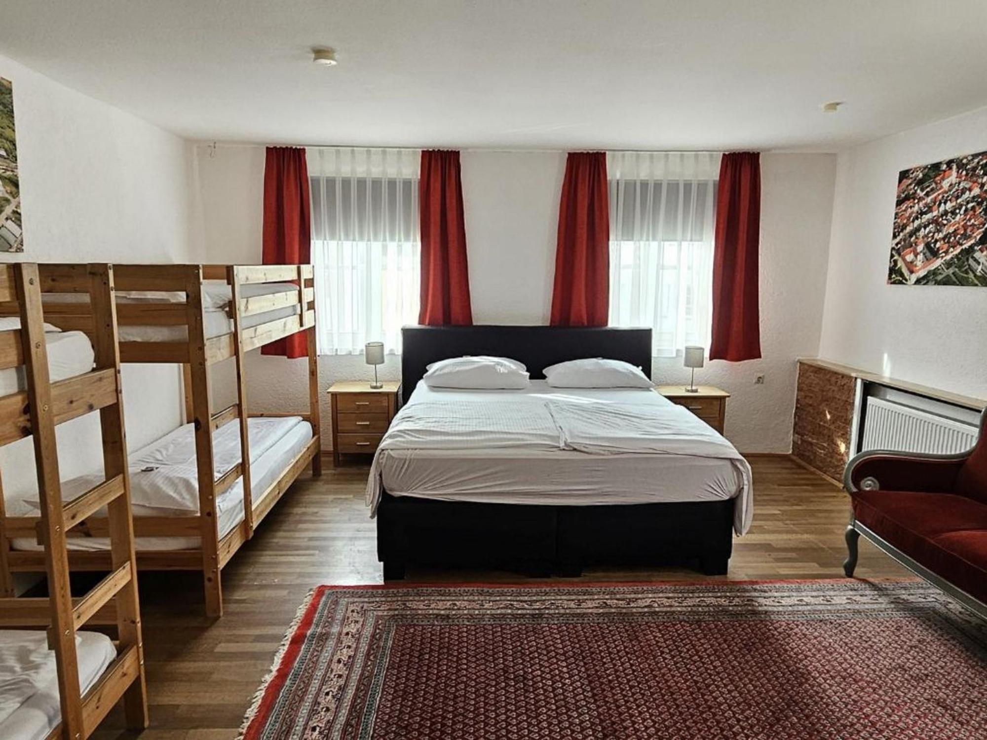 Hotel Hirsch Gunzburg Bagian luar foto