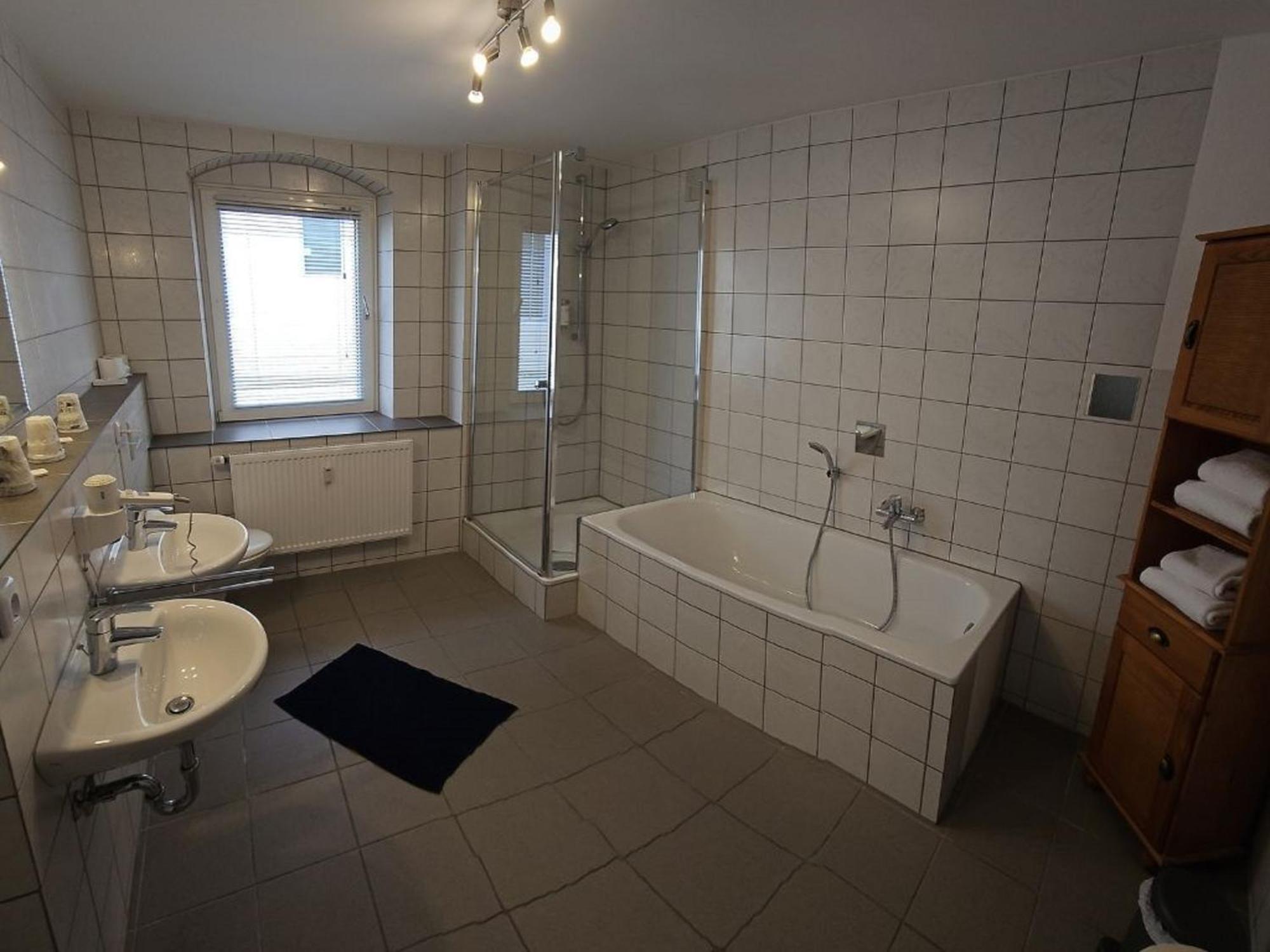 Hotel Hirsch Gunzburg Bagian luar foto