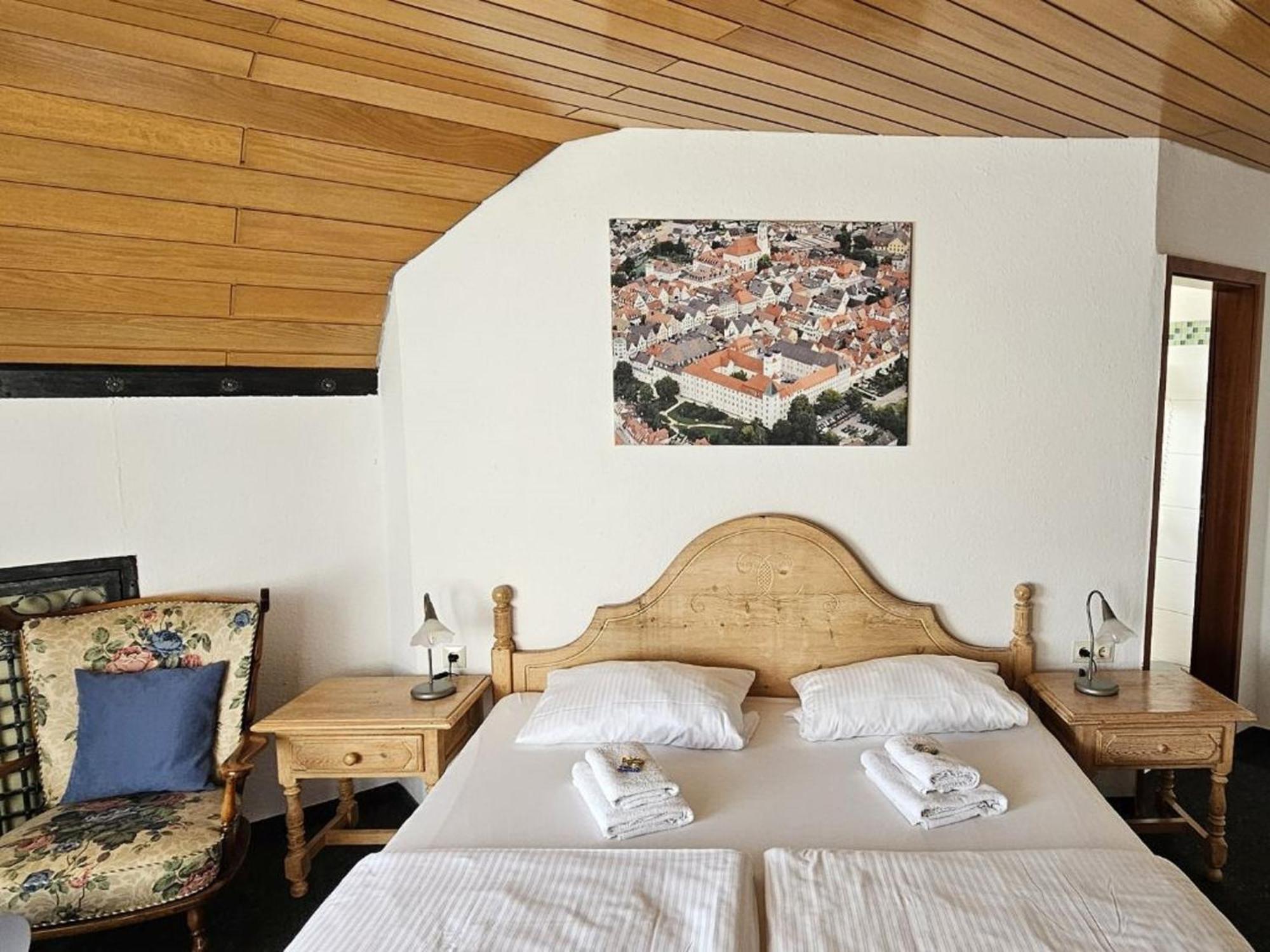 Hotel Hirsch Gunzburg Bagian luar foto