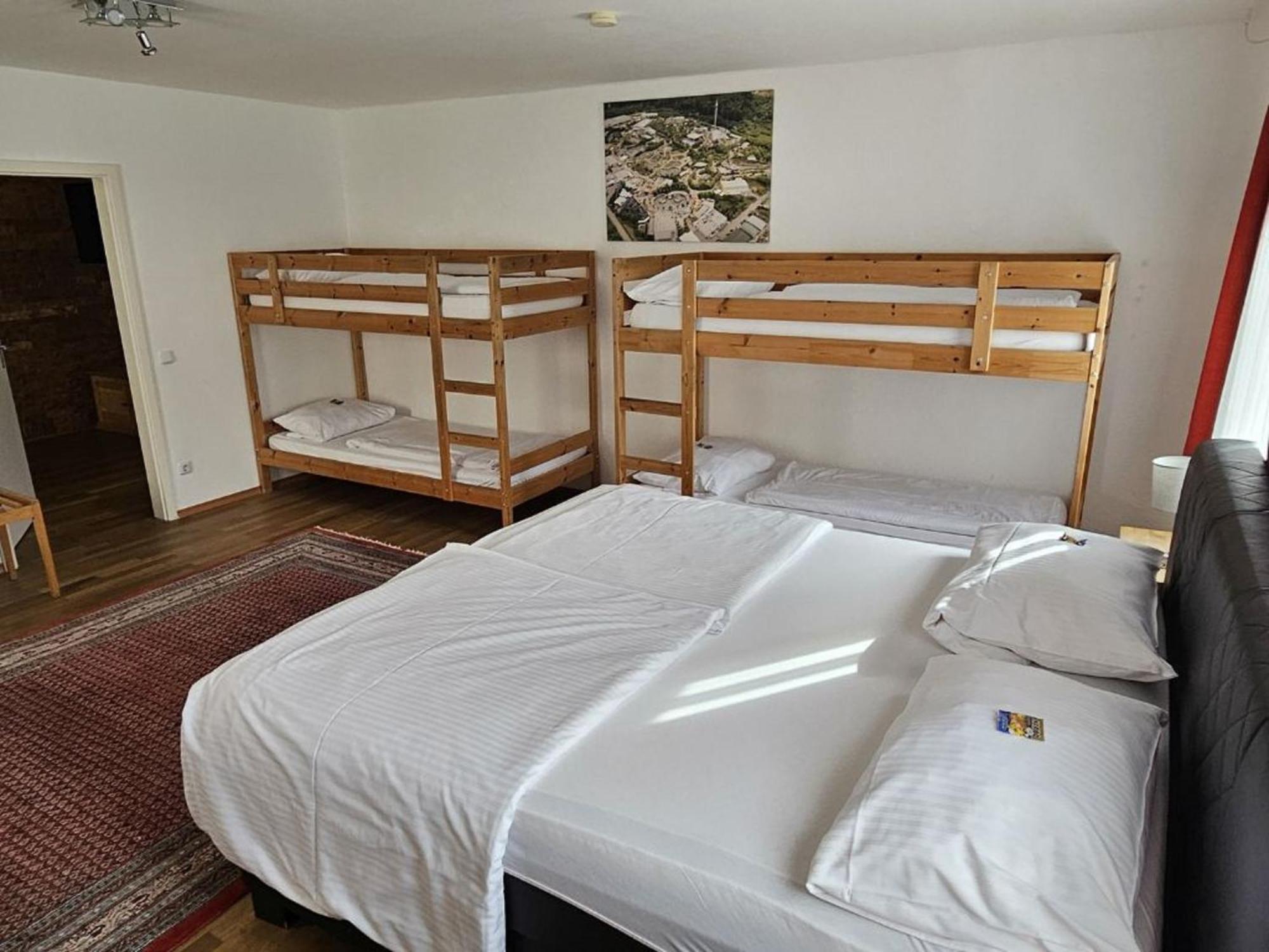 Hotel Hirsch Gunzburg Bagian luar foto
