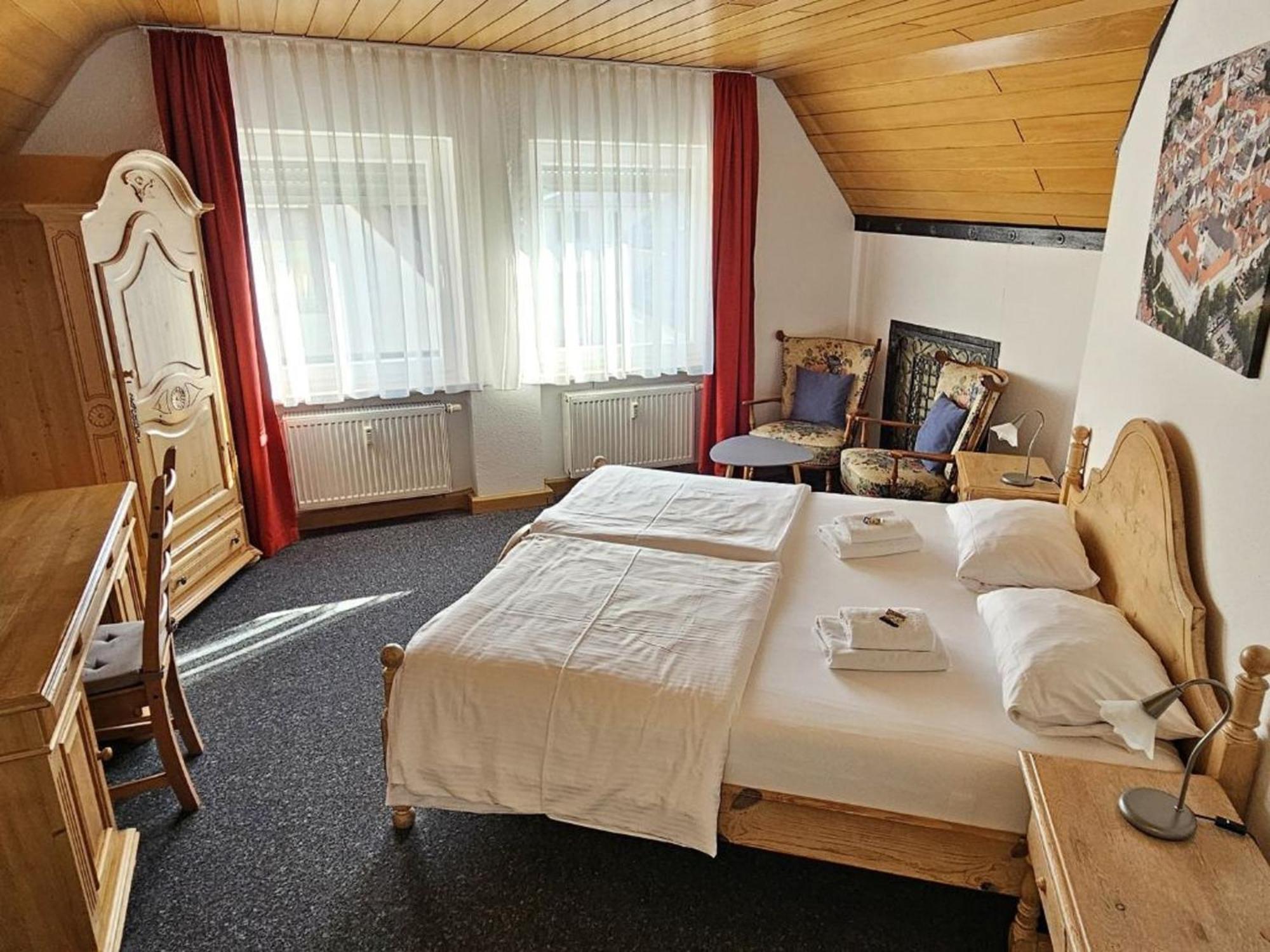 Hotel Hirsch Gunzburg Bagian luar foto